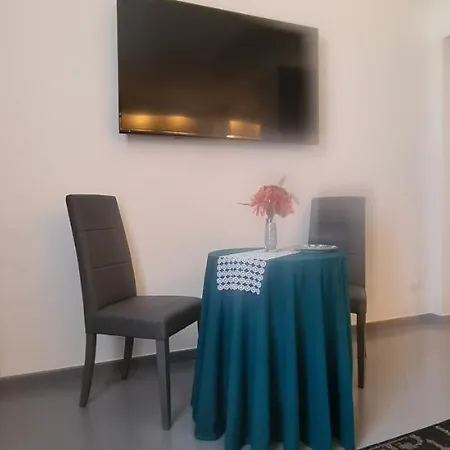 B&B 'novecento 아쿠아비바 델레 폰티